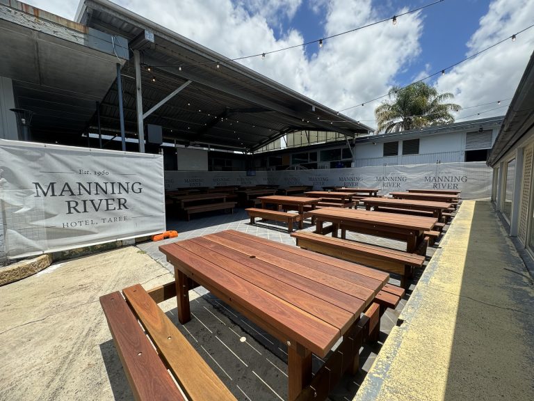 Spotted Gum Picnic Settings